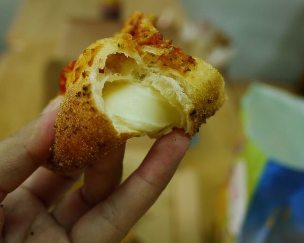 台灣達美樂：9吋義式霸丸Pizza（搭配達美樂帕瑪滋心餅皮）